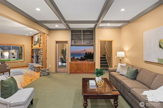 23401 82nd Avenue SE, Woodinville, WA 98072