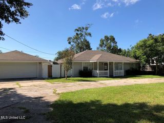 213 Oak Street, Long Beach, MS 39560