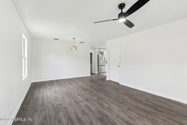 7843 INDIA Avenue, Jacksonville, FL 32211