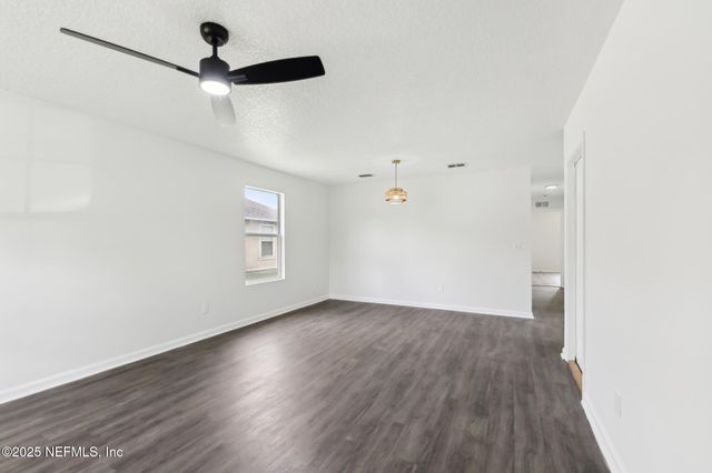 7843 INDIA Avenue, Jacksonville, FL 32211