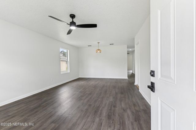 7843 INDIA Avenue, Jacksonville, FL 32211