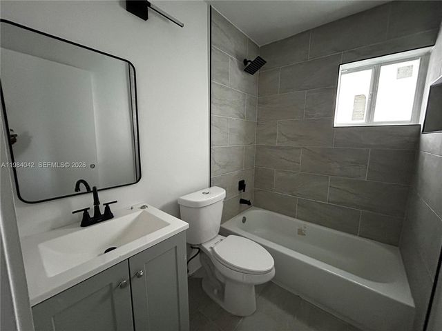 4429 SW 21st St 2, West Park, FL 33023