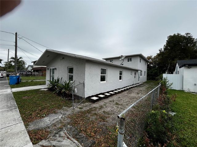 4429 SW 21st St 2, West Park, FL 33023