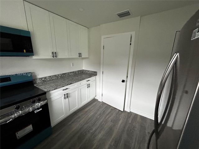 4429 SW 21st St 2, West Park, FL 33023