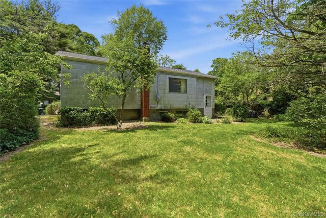 55 Corey Avenue, Blue Point, NY 11715