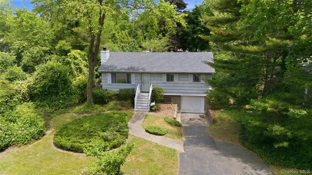55 Corey Avenue, Blue Point, NY 11715