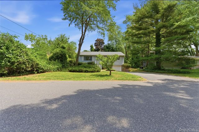55 Corey Avenue, Blue Point, NY 11715