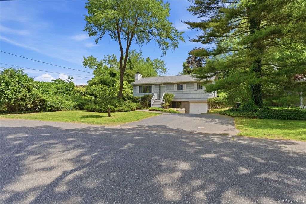 55 Corey Avenue, Blue Point, NY 11715
