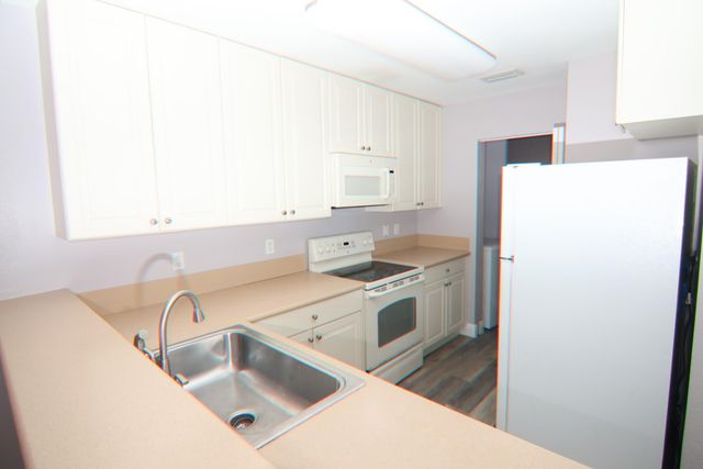 6550 Morgan Hill Trail 1902, West Palm Beach, FL 33411