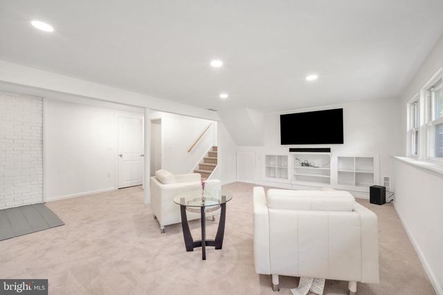 202 WILTSHIRE DR, Chalfont, PA 18914