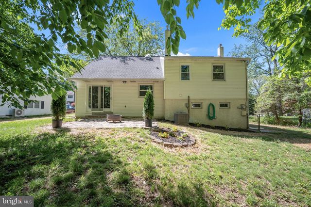 202 WILTSHIRE DR, Chalfont, PA 18914