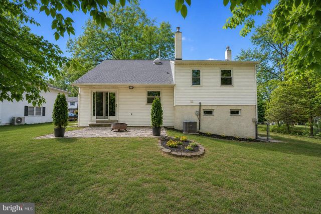 202 WILTSHIRE DR, Chalfont, PA 18914