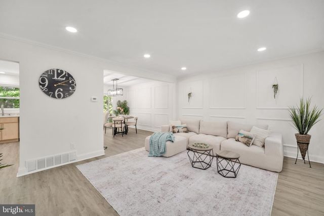202 WILTSHIRE DR, Chalfont, PA 18914