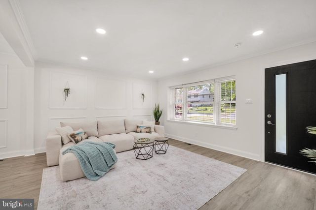 202 WILTSHIRE DR, Chalfont, PA 18914