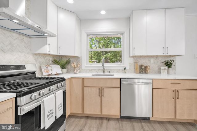 202 WILTSHIRE DR, Chalfont, PA 18914