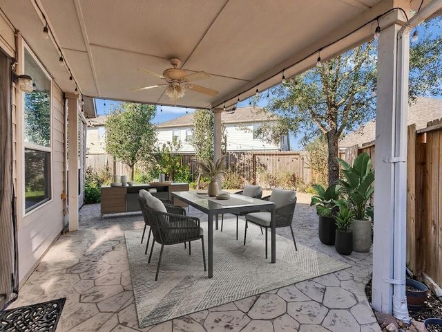 9915 Valance Way, Conroe, TX 77385