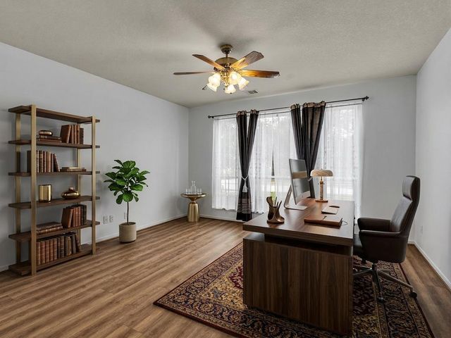 9915 Valance Way, Conroe, TX 77385