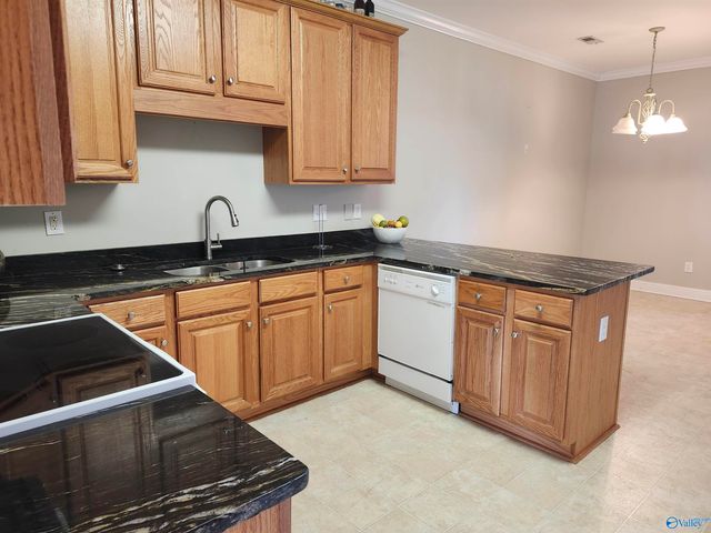 1208 Autumn Lane, Hartselle, AL 35640