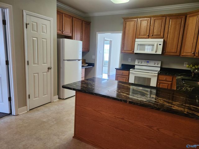 1208 Autumn Lane, Hartselle, AL 35640