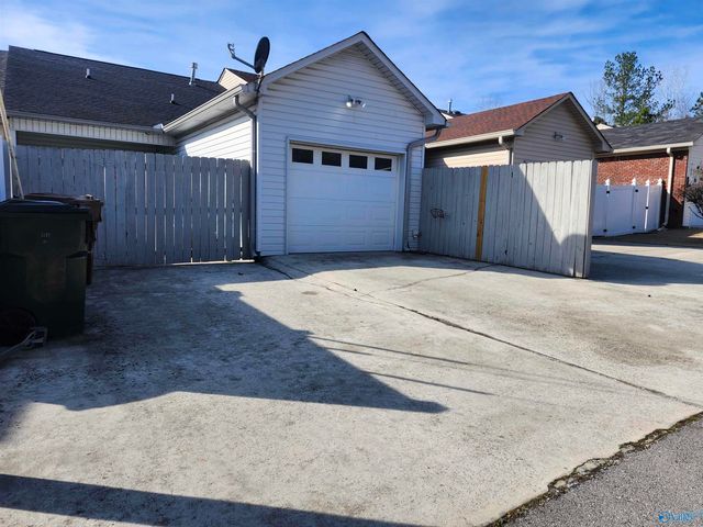 1208 Autumn Lane, Hartselle, AL 35640