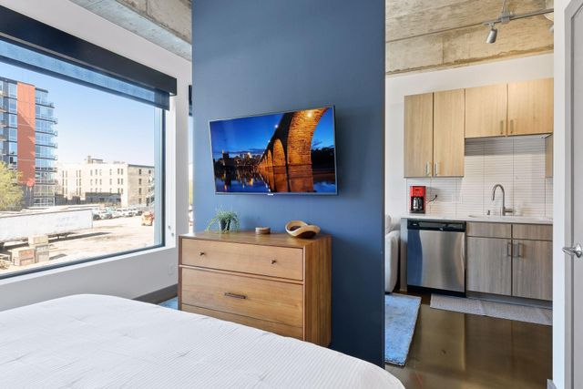 728 3rd Street N 202, Minneapolis, MN 55401