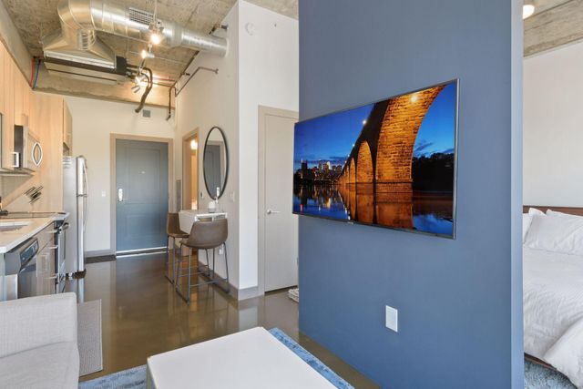 728 3rd Street N 202, Minneapolis, MN 55401