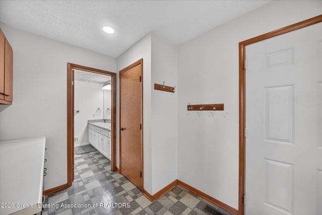 624 S Mcroberts Street, Mason, MI 48854