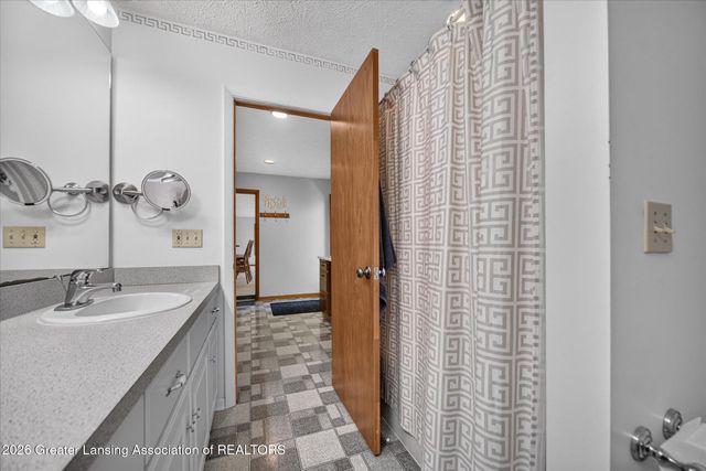 624 S Mcroberts Street, Mason, MI 48854