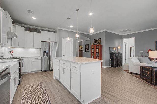 1022 Sumner Grv, Spring Hill, TN 37174