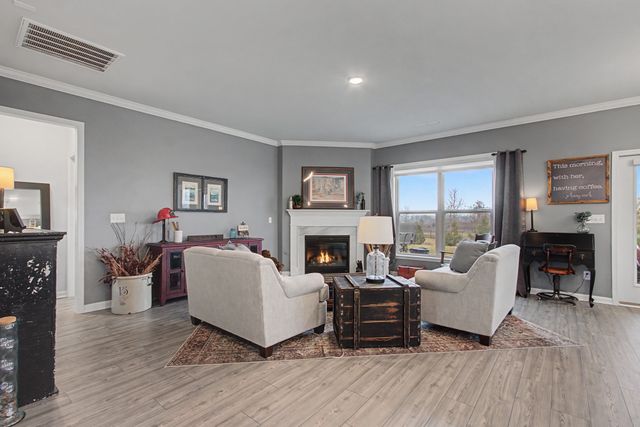 1022 Sumner Grv, Spring Hill, TN 37174