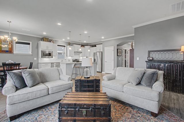 1022 Sumner Grv, Spring Hill, TN 37174