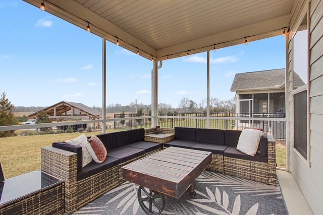 1022 Sumner Grv, Spring Hill, TN 37174