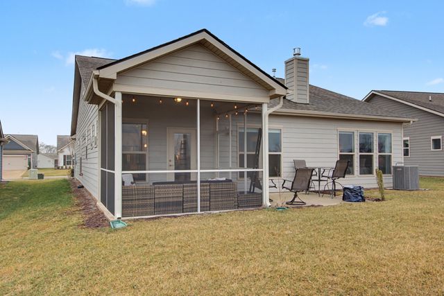 1022 Sumner Grv, Spring Hill, TN 37174