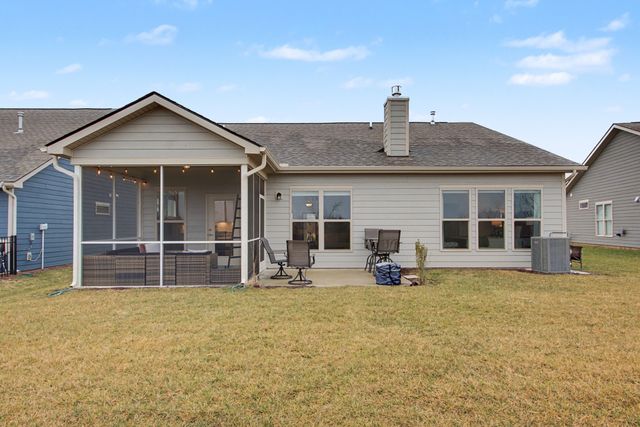 1022 Sumner Grv, Spring Hill, TN 37174