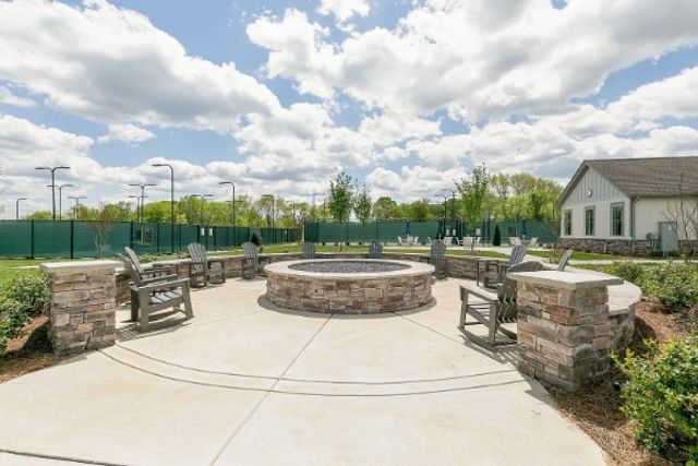 1022 Sumner Grv, Spring Hill, TN 37174