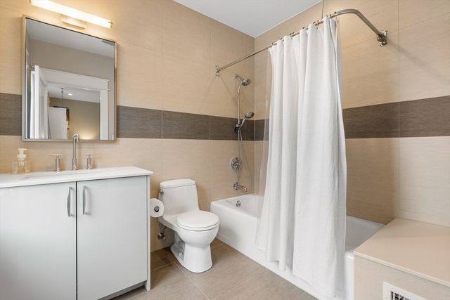 138 W 3rd St, Boston, MA 02127