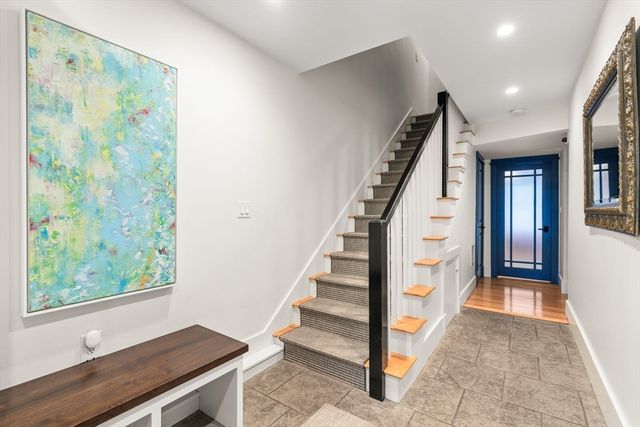 138 W 3rd St, Boston, MA 02127