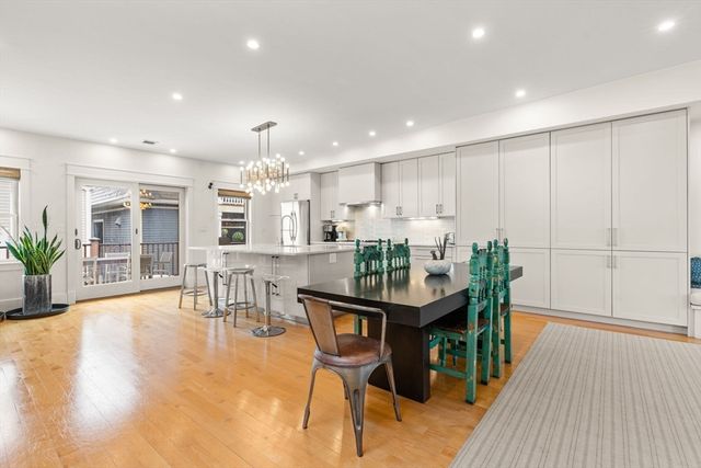 138 W 3rd St, Boston, MA 02127