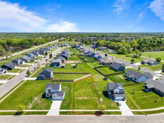 213 Lilac LANE, Delavan, WI 53115