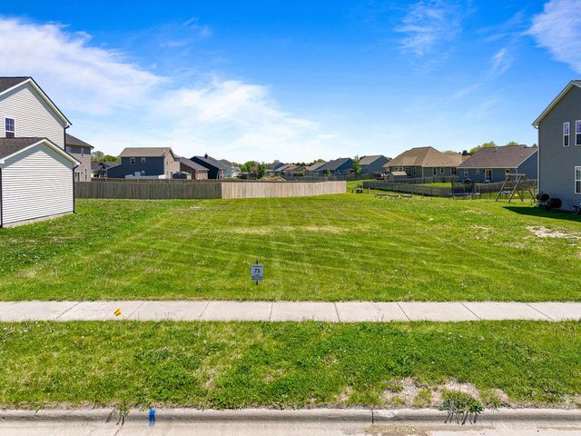 213 Lilac LANE, Delavan, WI 53115