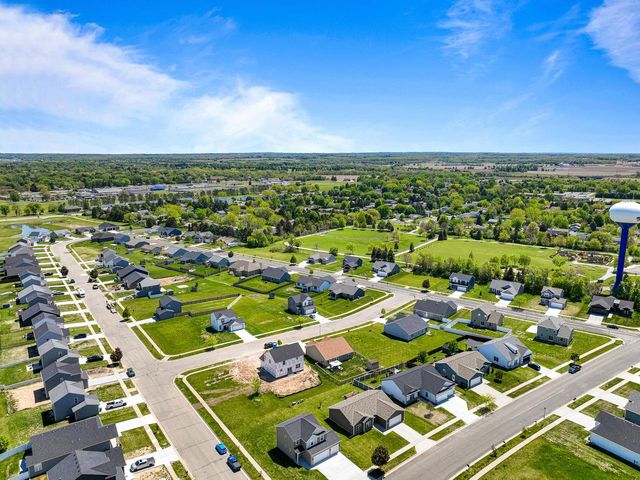 213 Lilac LANE, Delavan, WI 53115