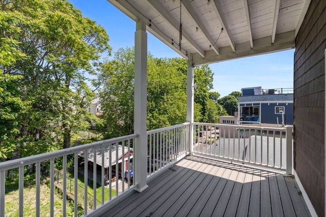 530-532 E Sixth Street 3, Boston, MA 02127