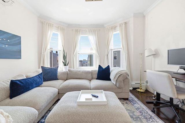 530-532 E Sixth Street 3, Boston, MA 02127
