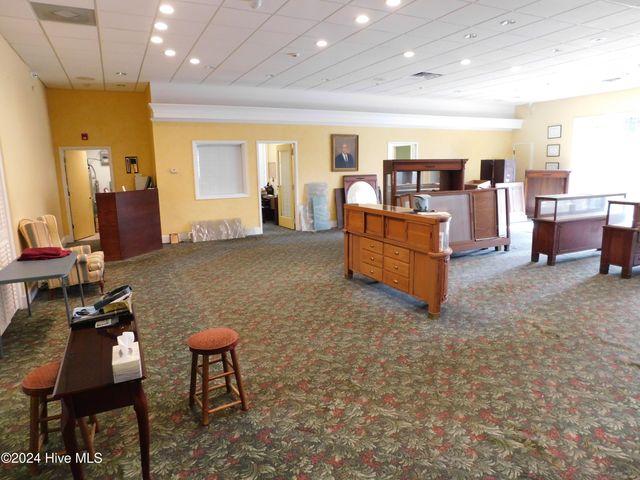 110 W Church Street, Laurinburg, NC 28352