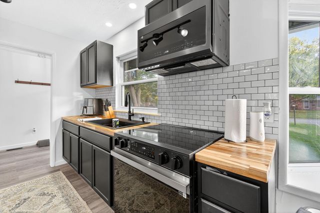 1042 Van Kirk Drive, Marysville, OH 43040