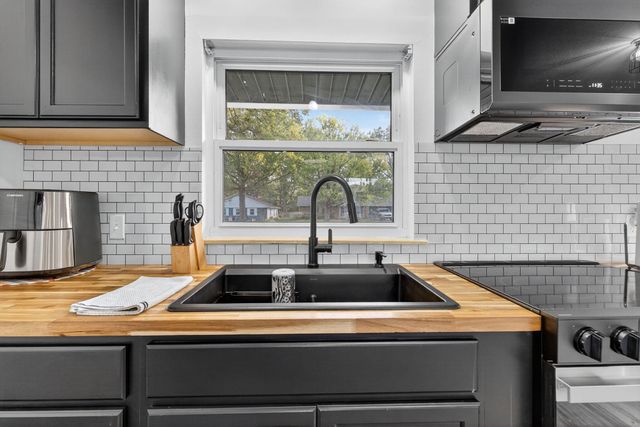 1042 Van Kirk Drive, Marysville, OH 43040