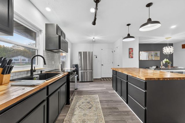 1042 Van Kirk Drive, Marysville, OH 43040