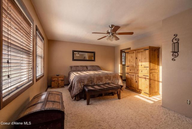4684 E Wildlife TRL, Hayden, ID 83835