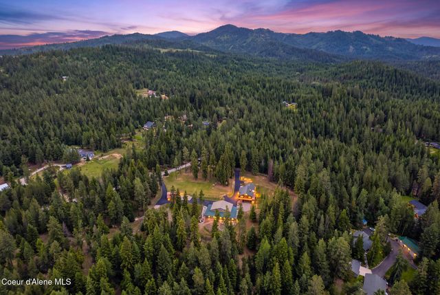 4684 E Wildlife TRL, Hayden, ID 83835