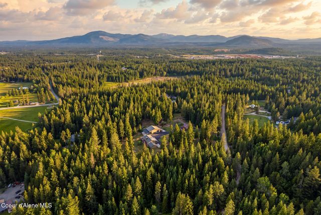 4684 E Wildlife TRL, Hayden, ID 83835